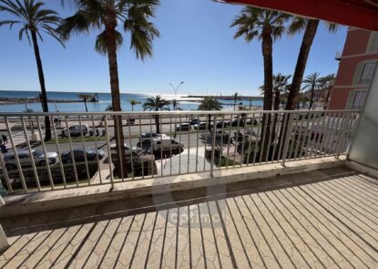 Menton – 87 sqm apartment at the beach – Huge terrace – sea view – city location – bedrooms – 1 bathroom